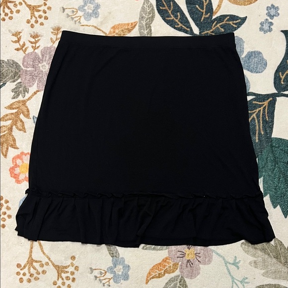 Max Studio Dresses & Skirts - Max Studio Black Mini Skirt with Ruffle Hem